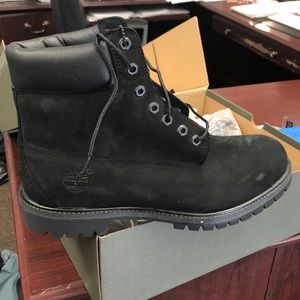Timberland Premium 6 in Black Nubuck Sz 11.5 W NIB